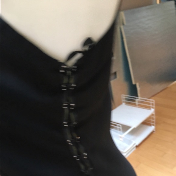 Black gown size 12 - Picture 15 of 15